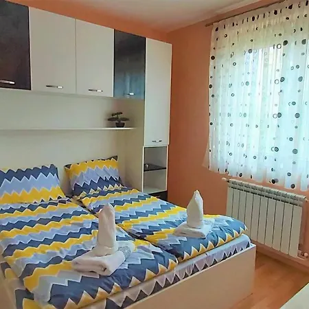 Daire Mia's Apartment, Stylish One Bedroom